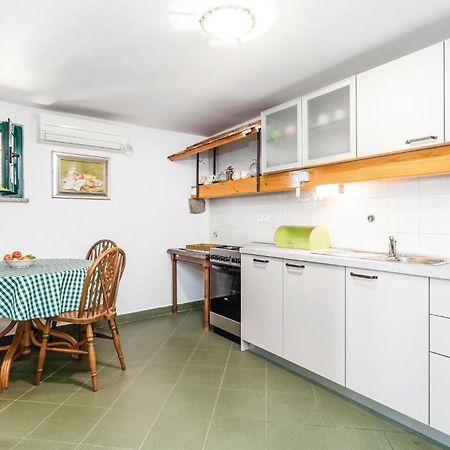 1 Bedroom Gorgeous Apartment In Lovran Buitenkant foto